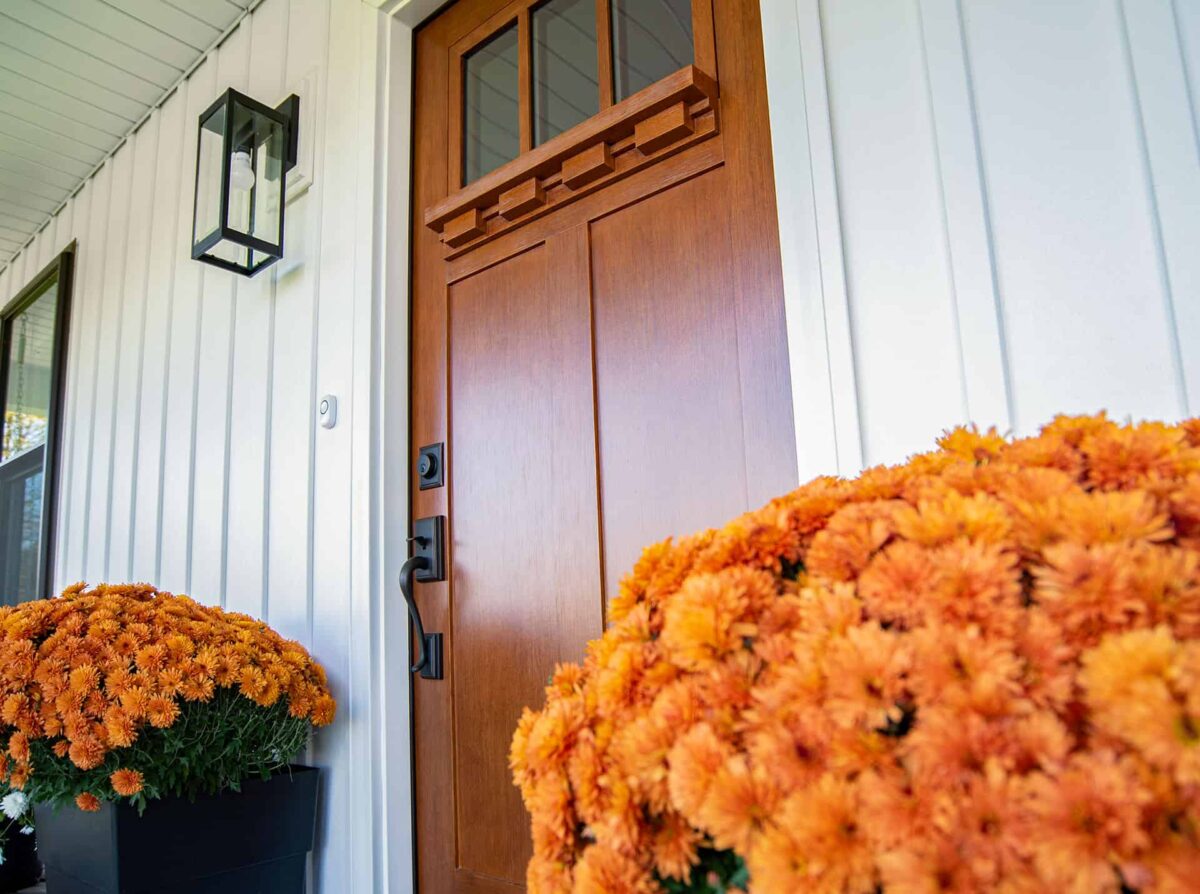 Signet® 420-DS In Ginger With Dentil Shelf And Simulated Divided Lites
