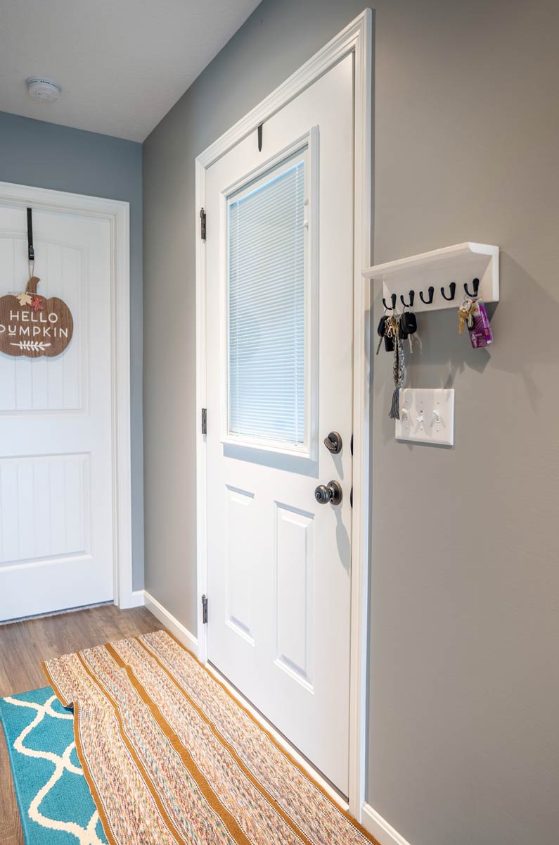 Legacy™ Steel 440-2P In Snow Mist White With Internal Blinds